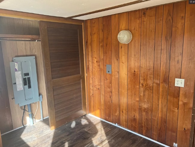 Photo - 910 Old Elizabethton Hwy