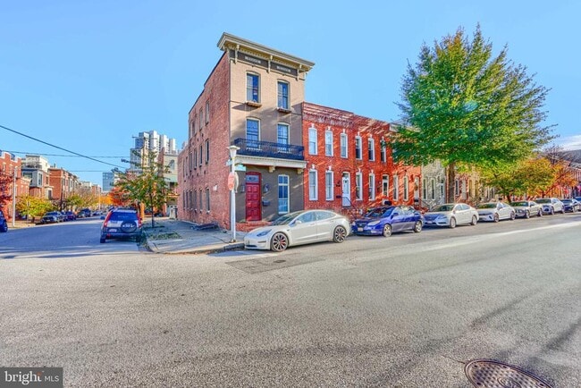 Building Photo - 1301 Hull St