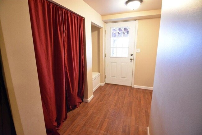 Photo - 222 Ridgeway Dr