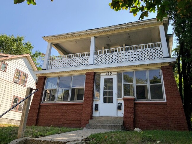 Photo - 520 Harlan Ave NE Unit Apt 2