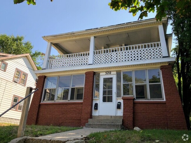 Building Photo - 520 Harlan Ave NE Unit Apt 2