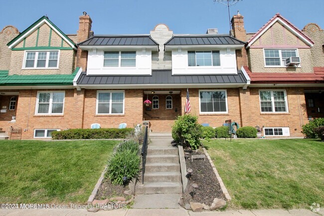 Building Photo - 131 Terrace Rd Rental