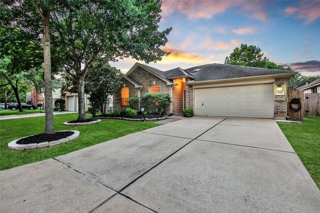 Photo - 17210 Red River Trail