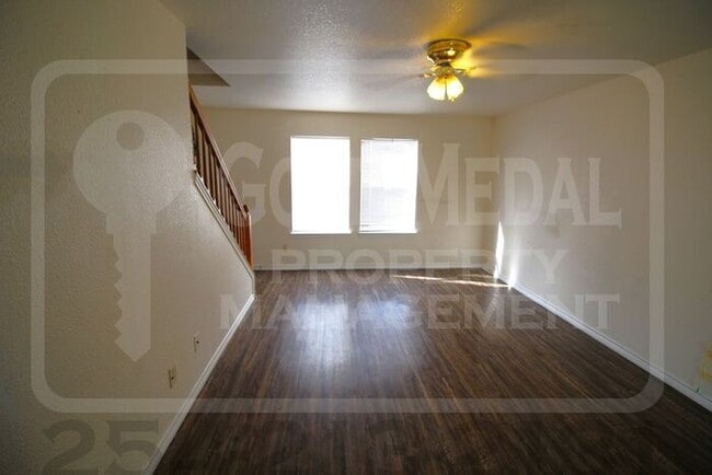 Photo - 5805 Redstone Dr