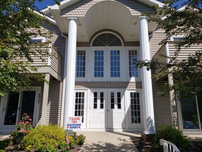 Front - 5102 Austin Ct Unit 5102