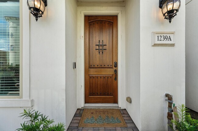 Photo - 1239B Bonner St