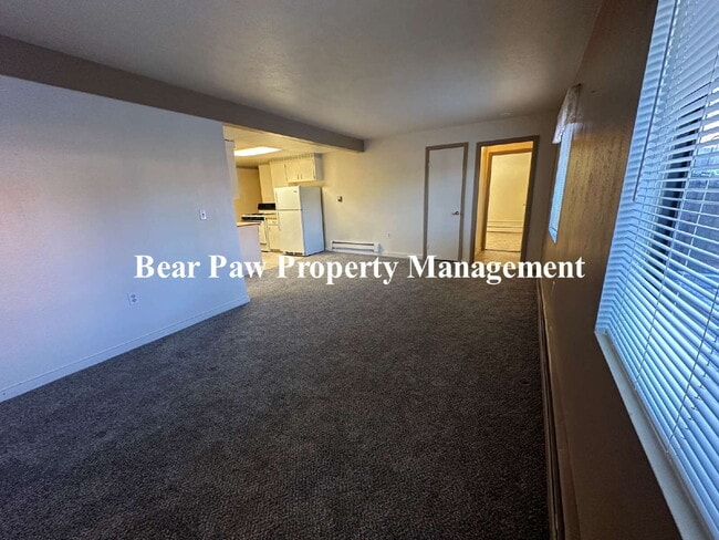 Photo - Cute 2 bedroom duplex with utilities included in rent!! Unit Lower