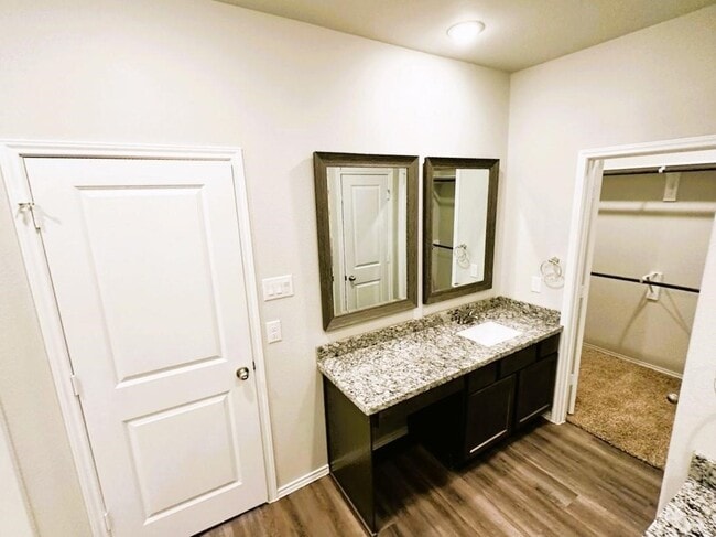 Photo - 1113 W Cedar River Rd