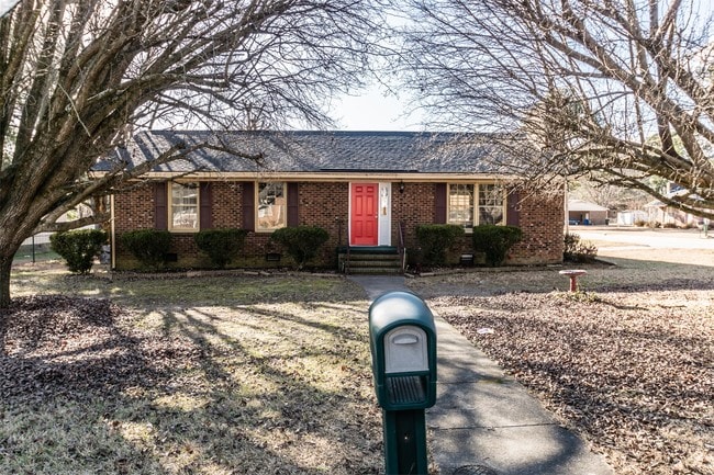Photo - 2114 Silver Leaf Rd SW House
