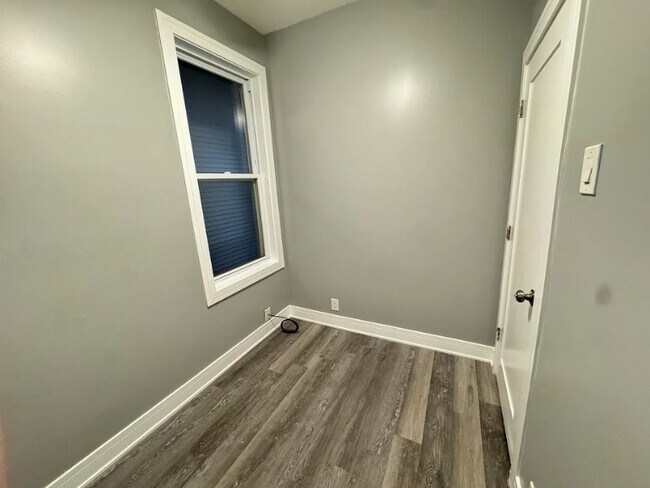 Photo - 2233 N Southport Ave Unit 2R