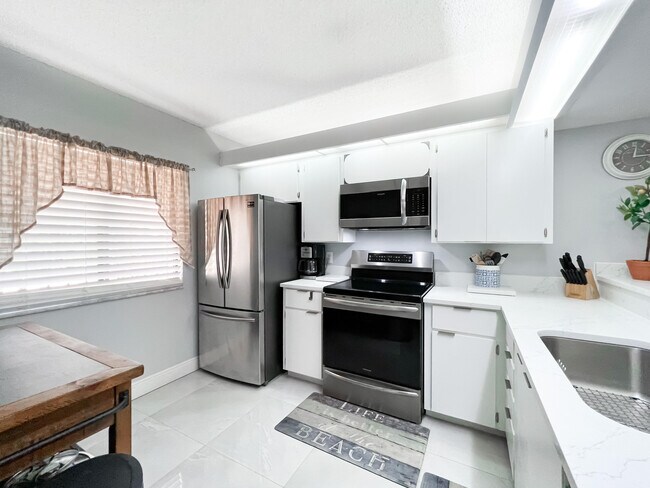 Photo - 301 Ocean Bluffs Blvd Unidad 202