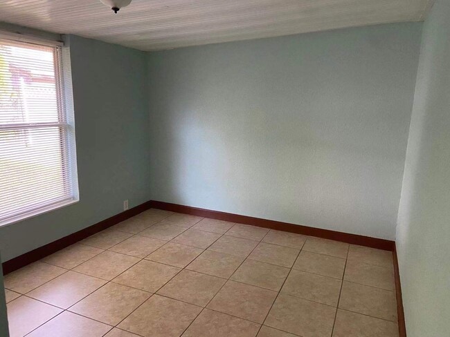 Photo - 135 Coralwood Cir