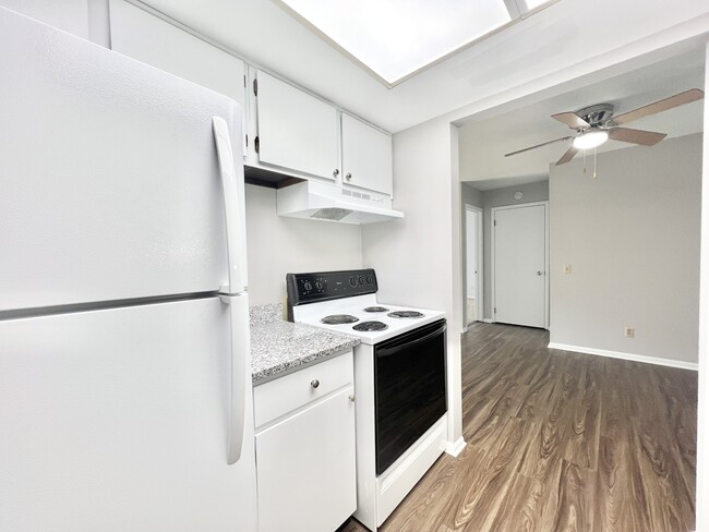 Photo - 1810 Greenway Cross Unit 2