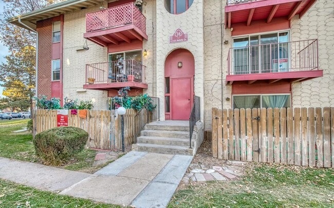 Building Photo - 2B/1B Upper Level Condo in Cottonwood Vill... Unit 16-304