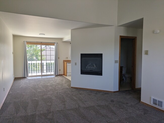 Photo - 1922 SW Reindeer Ave