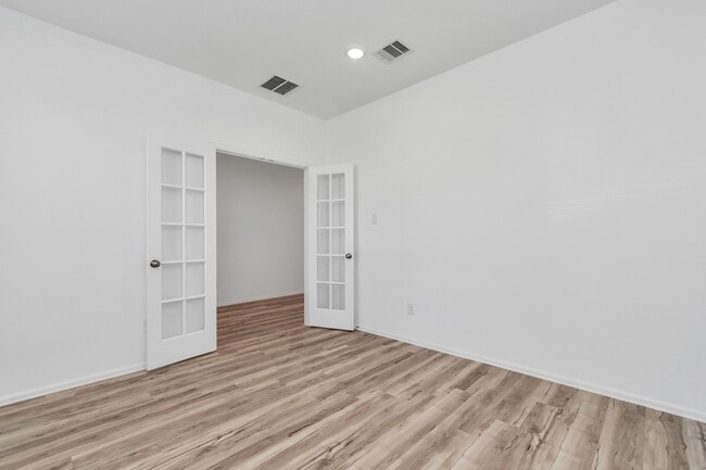 Photo - 2932 Cordova Hl Dr