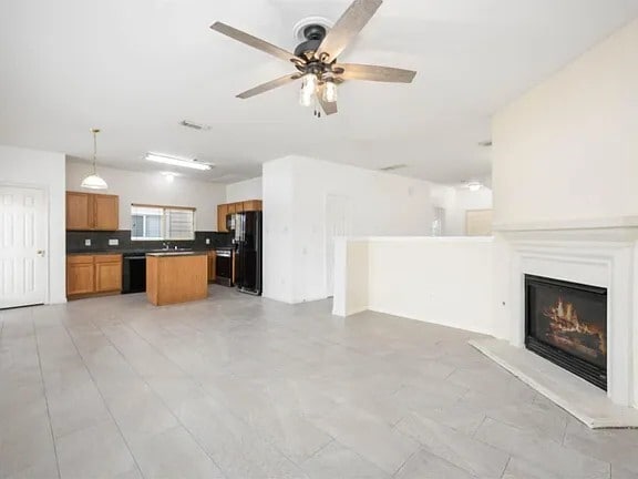 20827 Settlers Lake Cir N