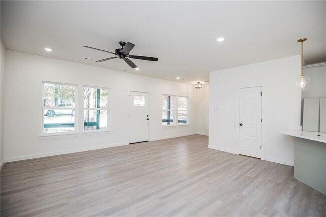 Photo - 3 Runnymede Cir