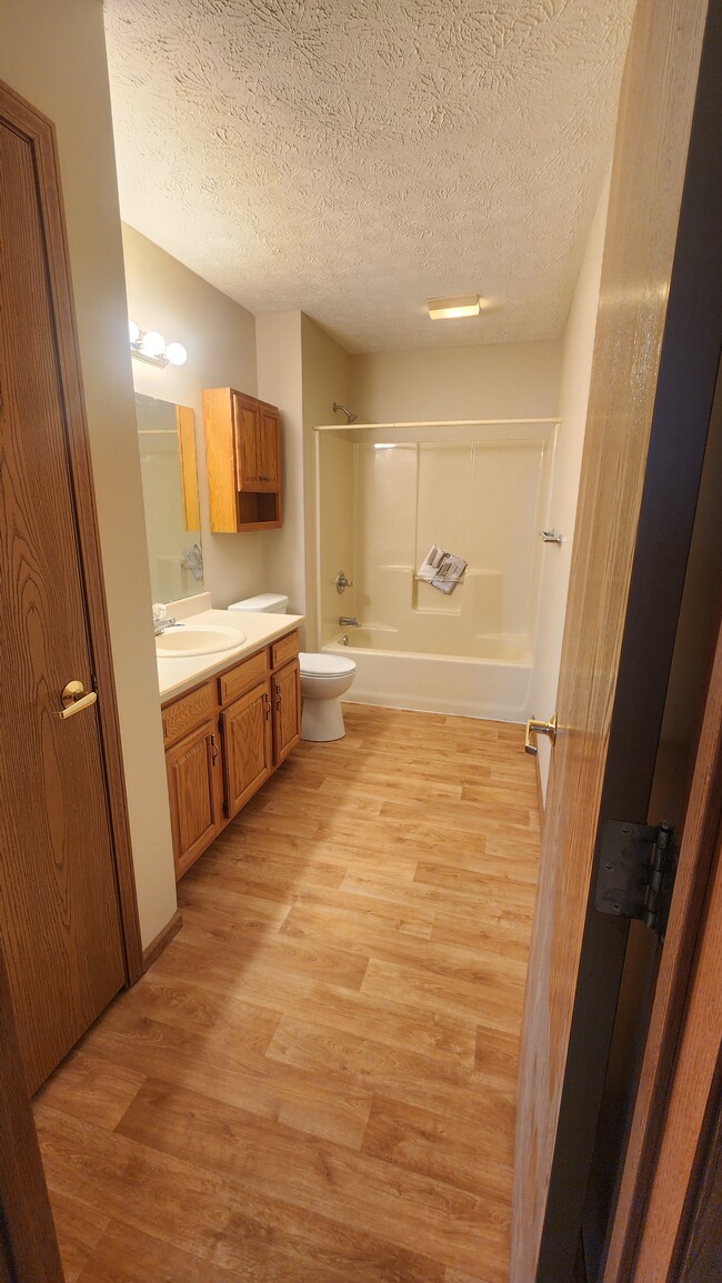 Photo - 2302 Temple Ct E