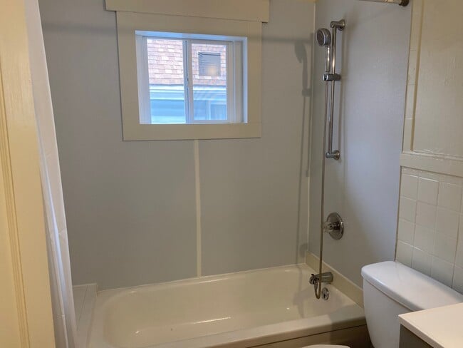 Photo - 1629 Grantwood Ave