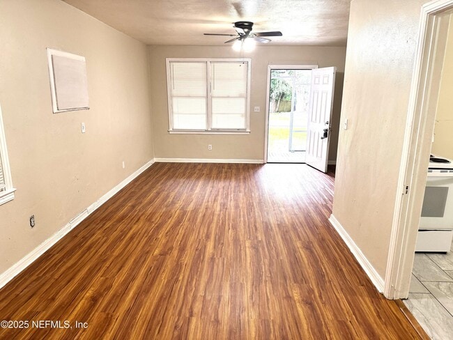 Photo - 763 Gardenia Ln