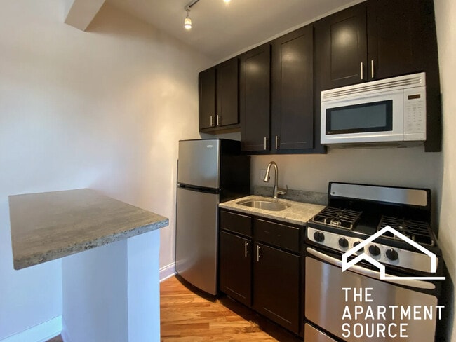 Building Photo - 4614 N Paulina St Unit 208 Rental