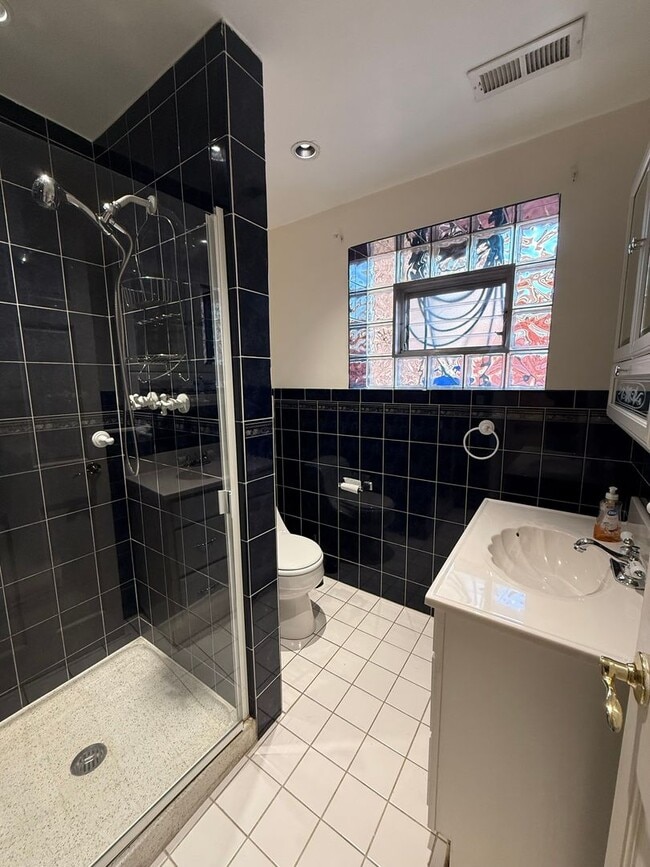 Photo - 3bed/2bath Home Fenced Yard Deck 2 Car Garage