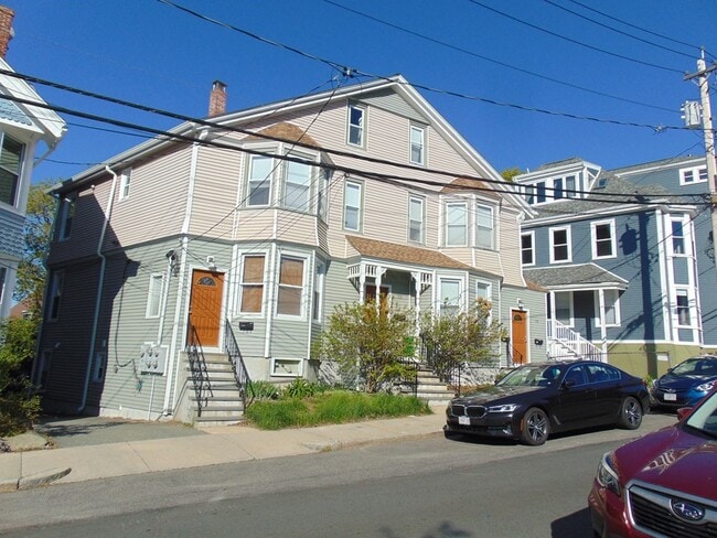 Building Photo - 105 Sheridan St Unit 105