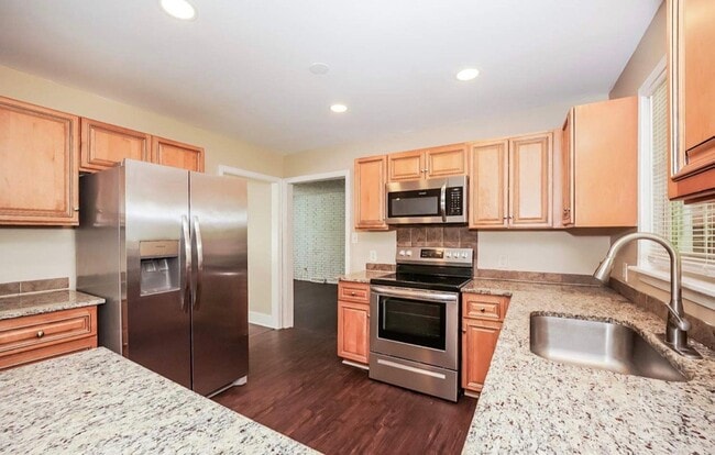 Photo - 208 N Milford Dr