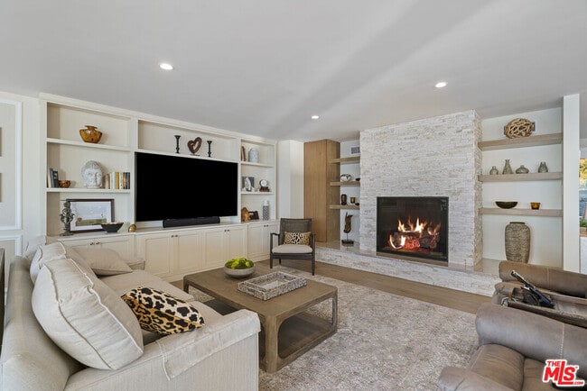 Photo - 27002 Malibu Cove Colony Dr