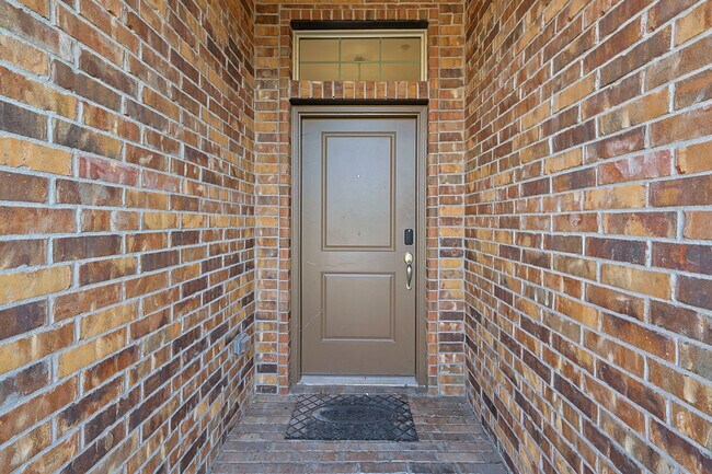 Photo - 1008 Nicole Way