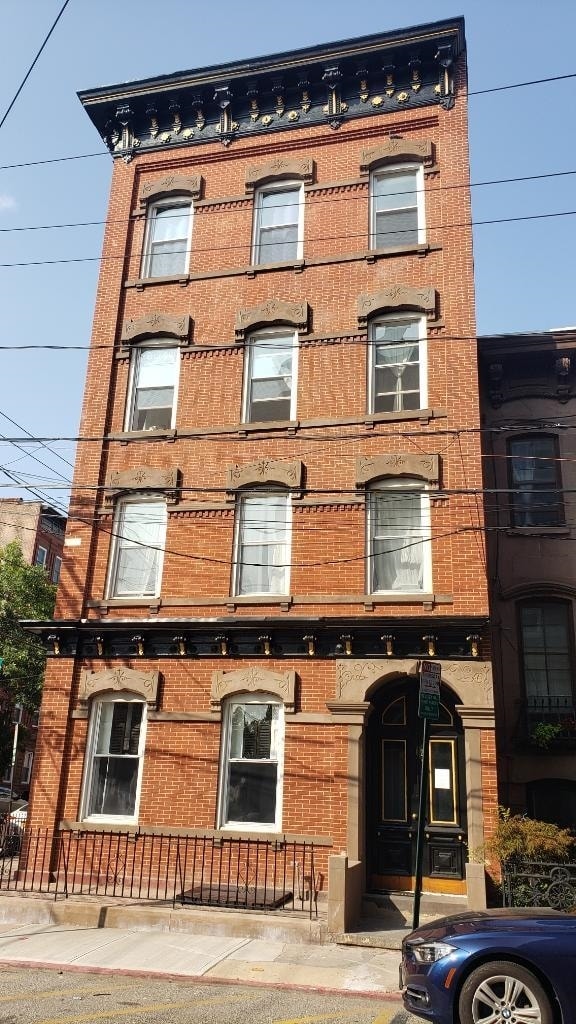 Building Photo - 216 10th St Unit 1 Rental