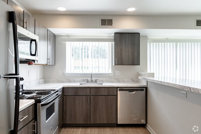 2BR, 1.5BA - Callery, Walkout - 1,125SF