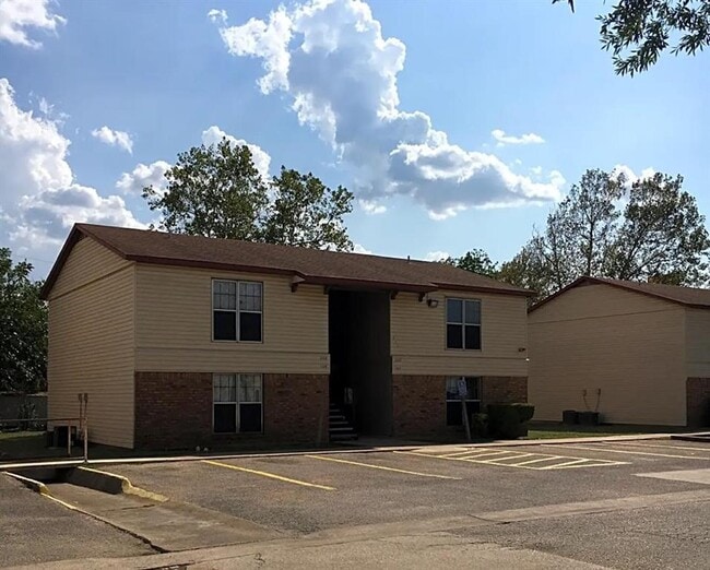 Building Photo - 724 E Ave N Rental
