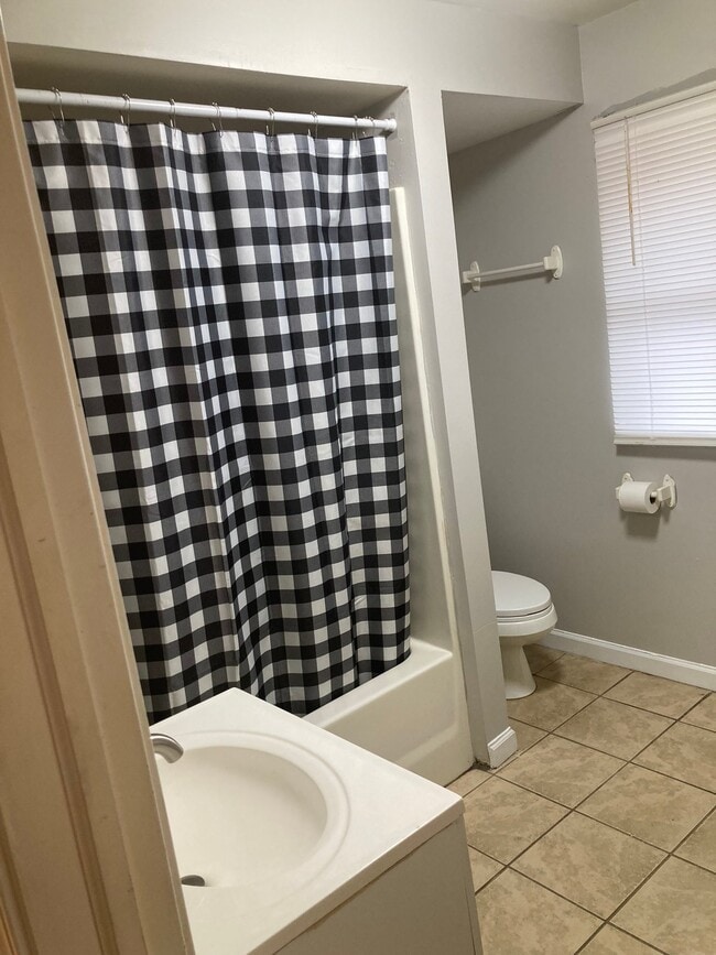 2736 4th Ave Unit 2