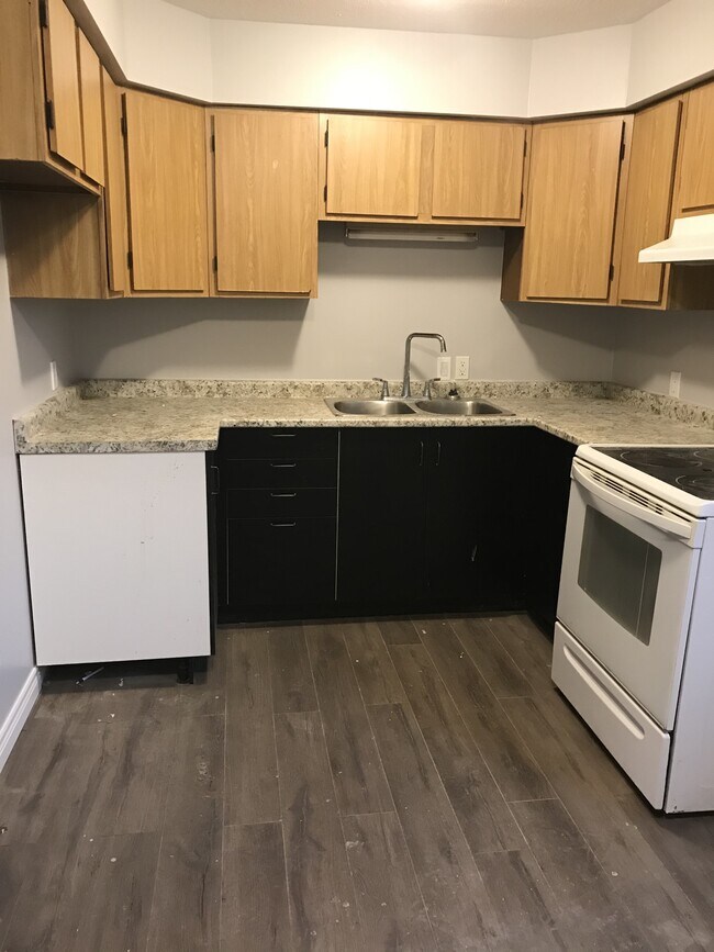 Photo - 980 Chandler St Unit 4