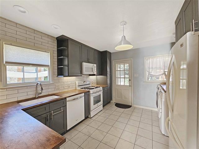 Photo - 2715 Burlington Blvd