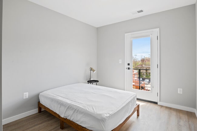 Photo - Euclid (Furnished Rooms)