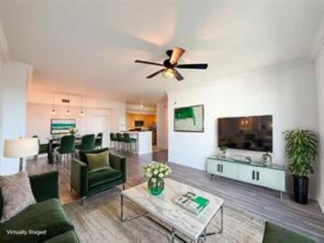 Building Photo - 2421 NE 65th St Unit 601 Rental