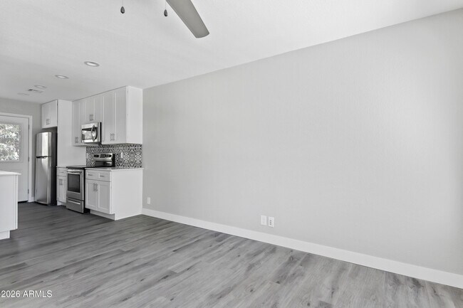 Photo - 35 W Medlock Dr Unit 4