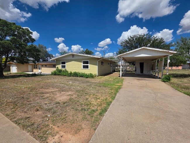 Photo - 3 Bed / 1 Bath Gem with Fenced Yard & Carport!