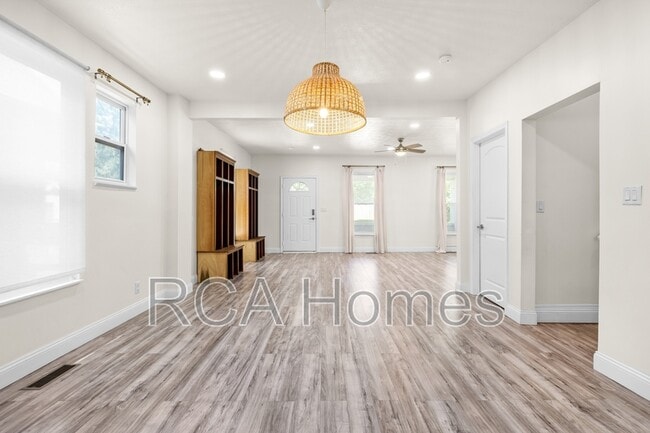 Photo - 37 N Gray St