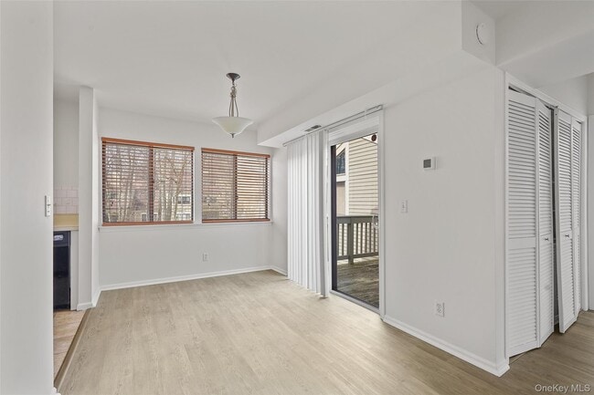 Photo - 132 Stonemeadow Dr