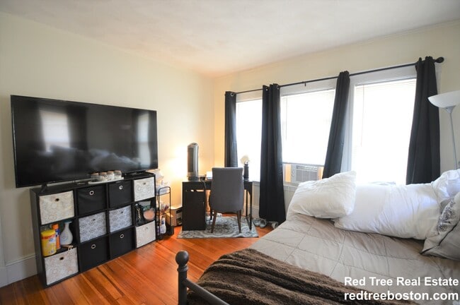 Photo - 18 Hunnewell Ave Unit 2