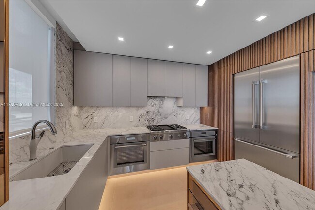 Photo - 3535 S Ocean Dr Unidad 1003