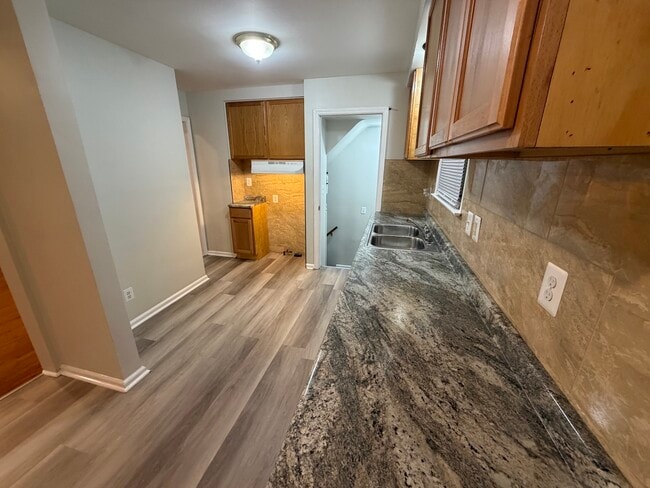 Photo - 21536 Panama St