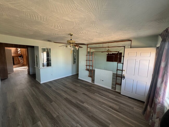 Photo - 5bedrooms 2bathrooms with CH/A