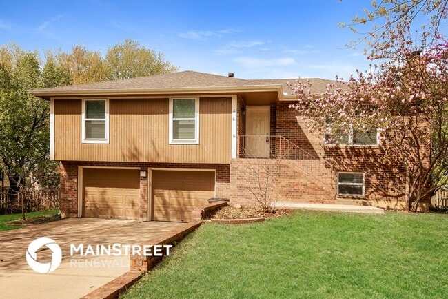 Photo - 216 W Heritage Dr