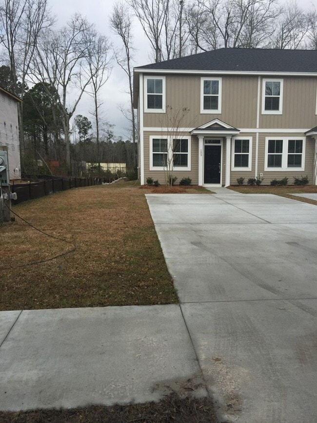 Photo - 3BR  2.5BA TOWNHOME