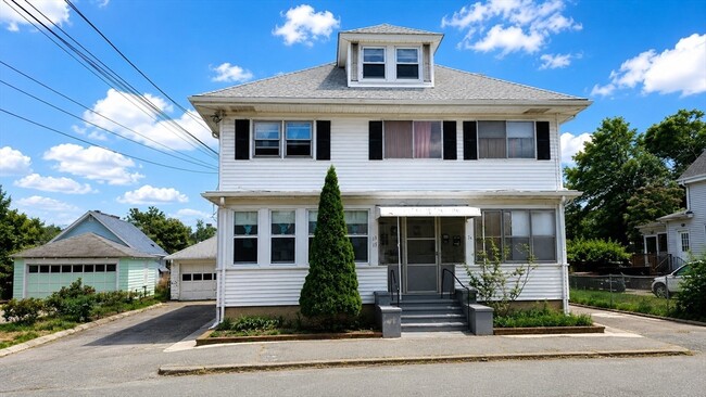 Building Photo - 13 Beacon St Unit 13